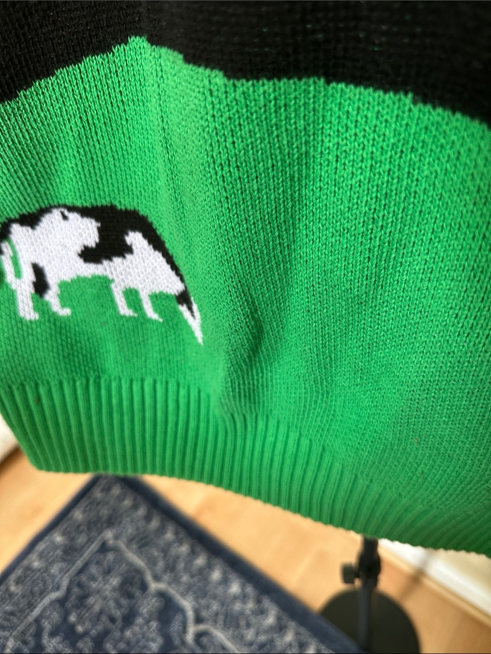 CECANY Cow Crewneck Sweater size medium - Picture 15 of 16